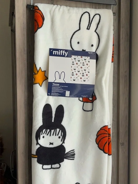 NWT Miffy Halloween Witch Plush Throw Blanket Fall Pumpkins 46