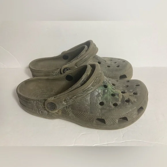 Crocs Camo real tree camouflage slides slip on sandals Junior 5 boys