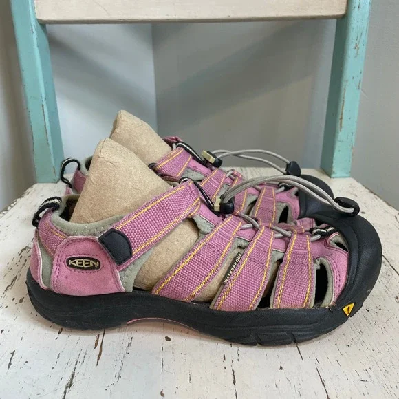 Keen Newport H2 Pink Gray Kids Waterproof Outdoor Sandals Size 5 US 38 EU