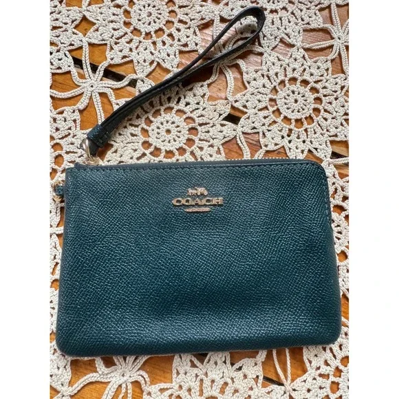 Coach Wristlet Emerald Green‎ Leather Sz 4
