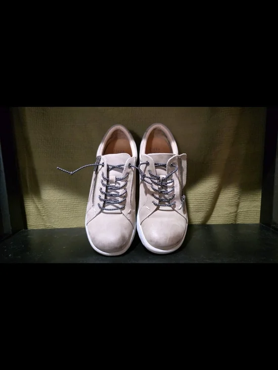 Women's Neutral Beige Casual Sneakers with Contrast Laces
