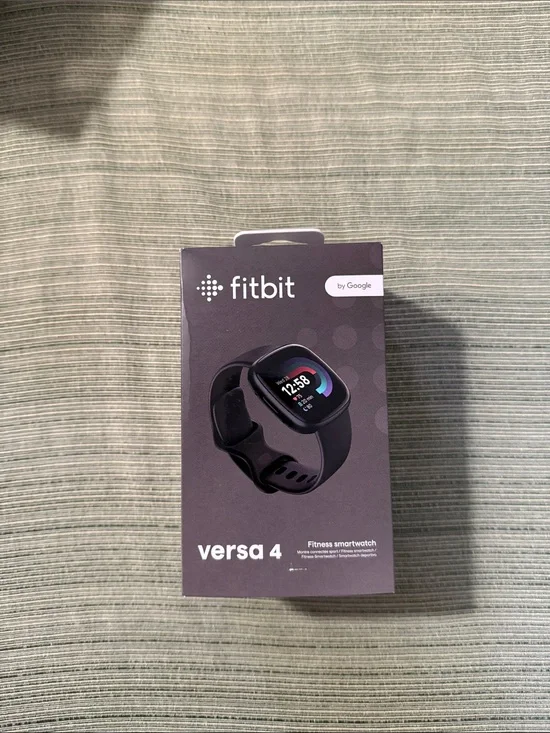 fitbit Versa 4- by google Smartwatch in Black