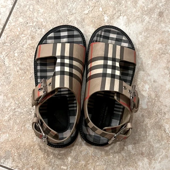 Burberry Beige Black and Red Kids Plaid Buckle Sandals