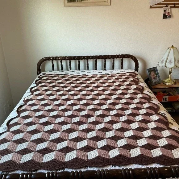 Vintage Handmade Crochet Afghan Blanket Geometric 3D Cube Pattern‎ Brown Tan Wht