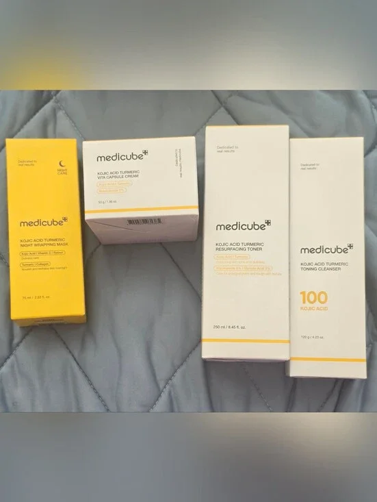 Medicube Tumeric bundle Plus Free Masks