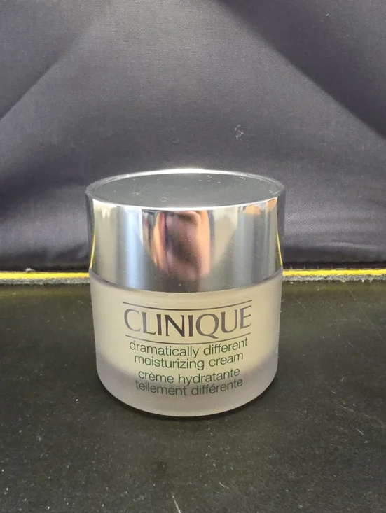Clinique Moisturizing Cream Jar - Cream