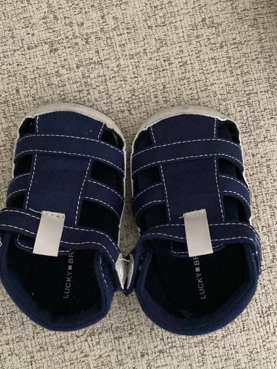Lucky Brand Crib Shoes size 4