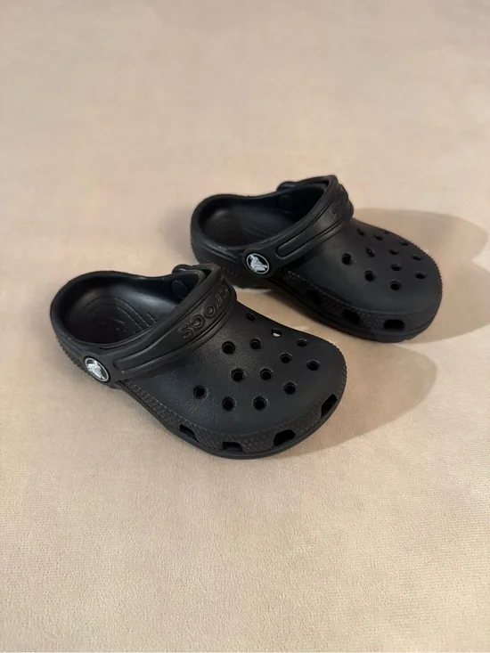CROCS Kids Classic Clog in Black 8c