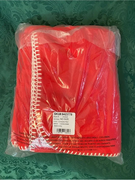 Lands' End Anyweather Fleece Throw Blanket Is the Perfect Cozy Gift NWT