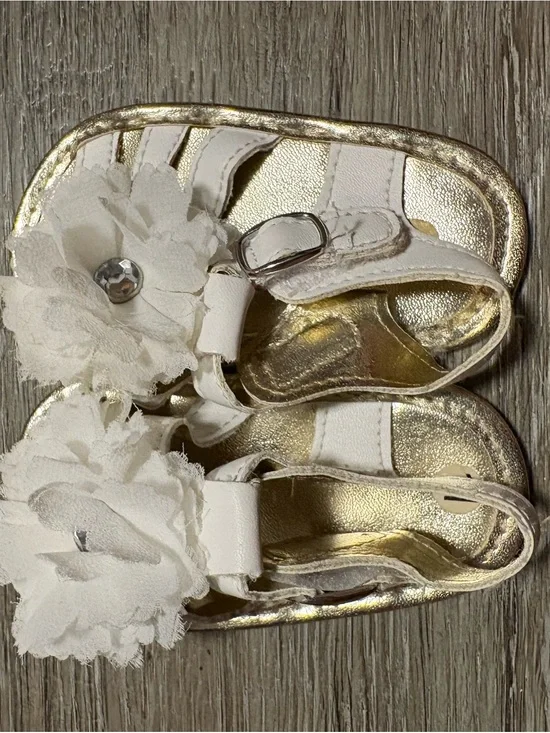 Girls White Floral Strap Sandals with Gold Insole