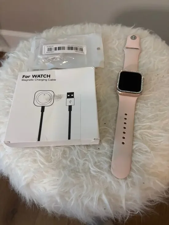 40mm Apple Watch SE bundle