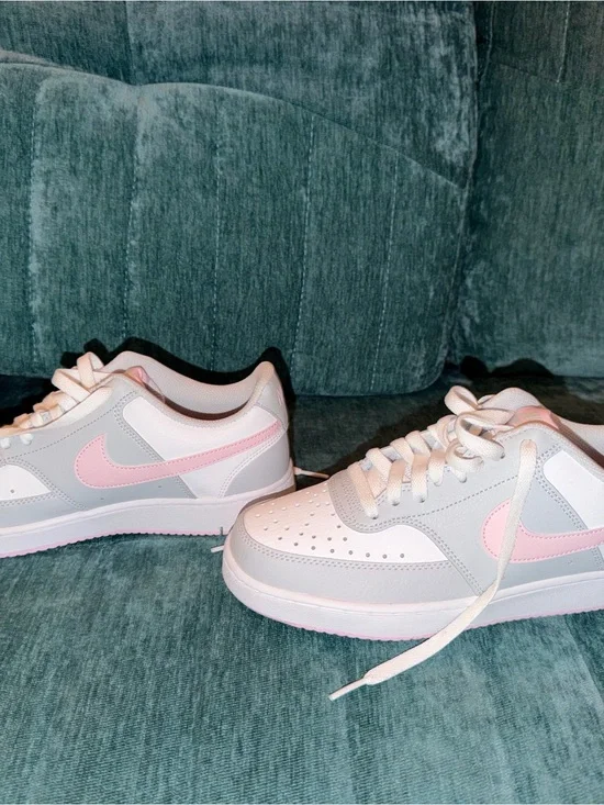 Nike Women’s Tennis Shoes