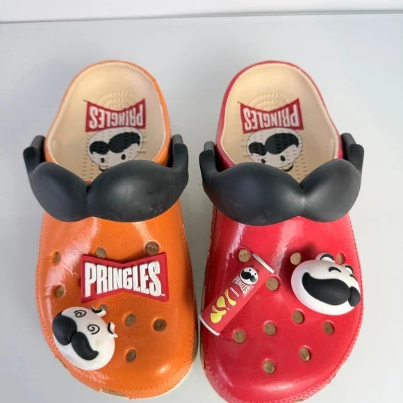 Crocs Pringles Classic Clogs Kids 4 Red Orange Excellent‎ Mismatched Mustache