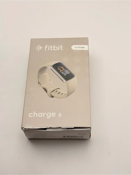 Fitbit Charge 6, Tested, Full Set, Charger Included, latest Model, White/silver