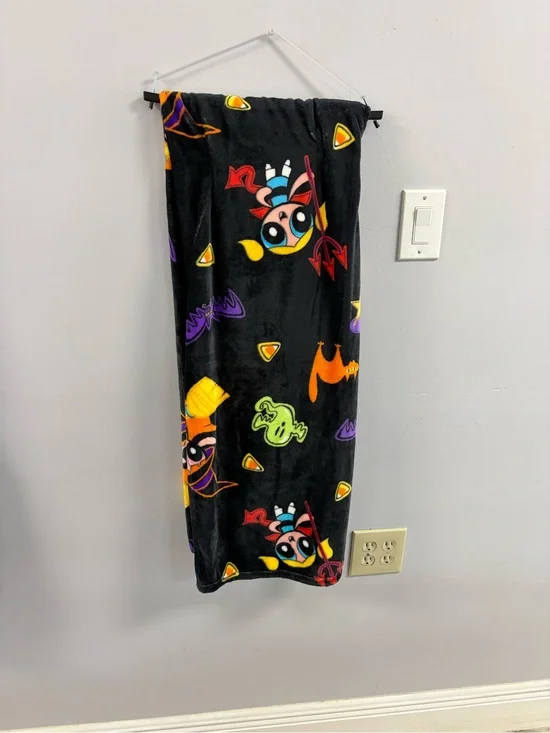 Black Plush Halloween Throw Blanket with Colorful power puff girls Print