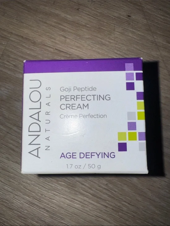 Goji Peptide Perfecting Cream - Age Defying (Purple/White)