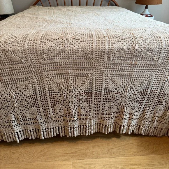Vintage Handmade Crochet Bedspread Cream Popcorn Stitch Bobble Fringe 100x102