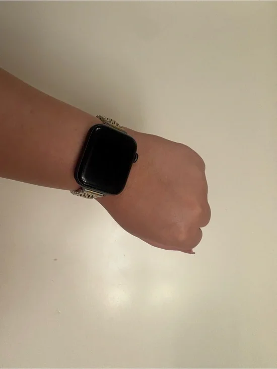 Grey Smartwatch with mixed metal Band