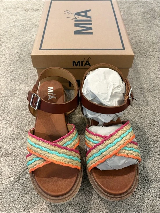 MIA kids Zhella Sandal with Multicolor Braided Straps 2M new