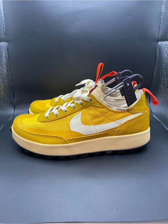 Authentic Nike Tom Sachs DA6672-700 NikeCraft Archive Dark Sulfur Women’s SZ 9