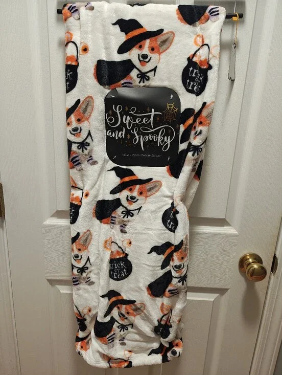 Sweet & Spooky Corgi Halloween Throw Blanket 50x70 Witch Dog NWT Plush