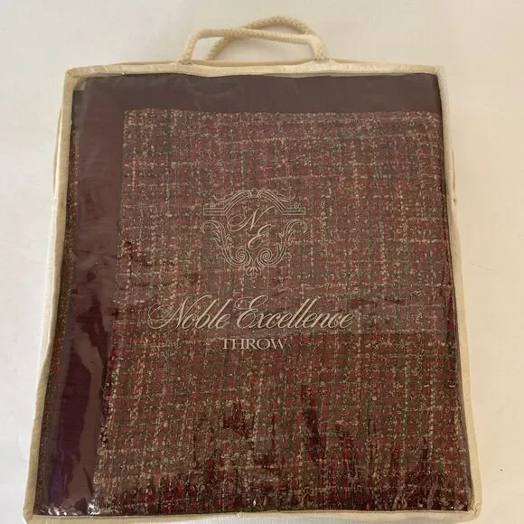 Noble Excellence Tapestry‎ Throw Boucle Maroon Red 50”x60” NWT In Original Pkg