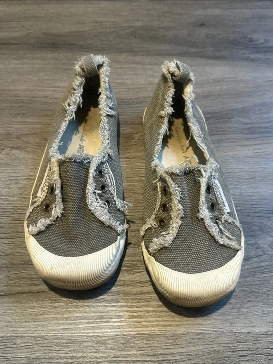 American Eagle Women’s Slip On Canvas Sneakers Gray Olive Distressed Sz 6.5 Y2K