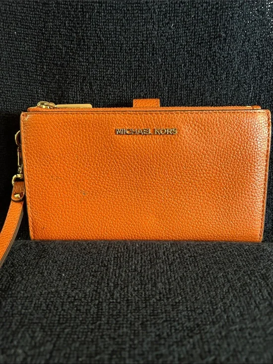 Michael Kors Adele Smartphone Orange Pebbled Leather Wristlet Clutch Gold Logo
