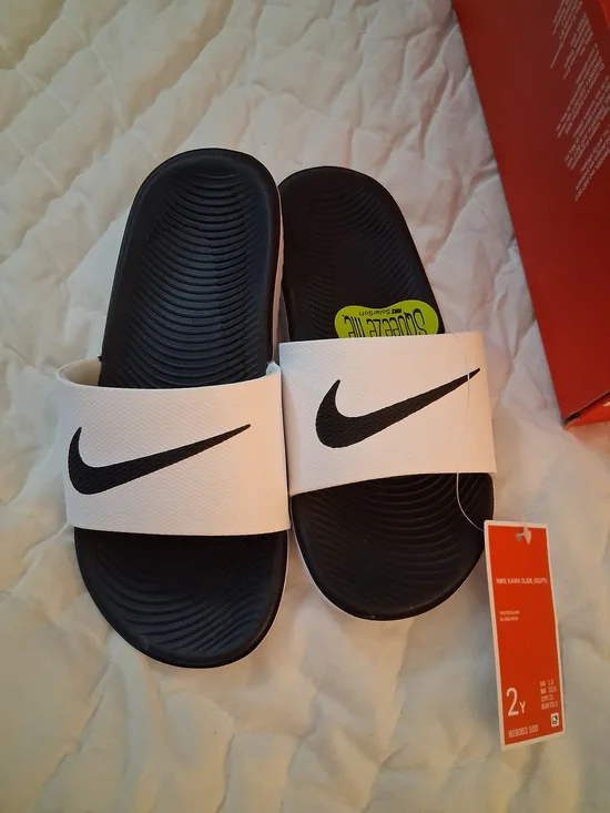Nike Kids' Black/White Slide Sandals