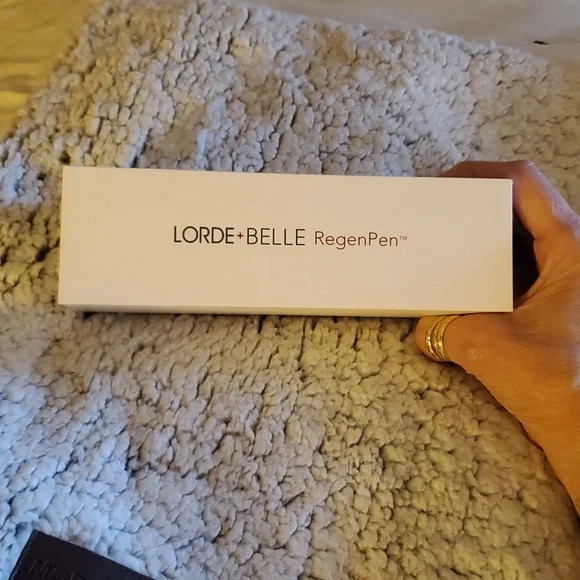 New Viral Lorde + Belle REGENPEN™ Nano-channeling Skincare Device