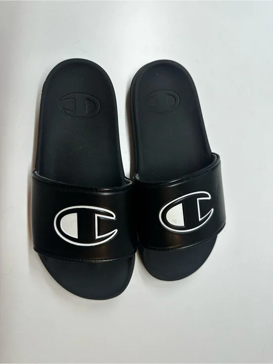 Champion Slides Sandals – Size 3Y