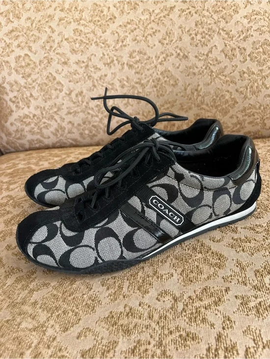 COACH Katelyn Sneakers size 8 classic monogram print black