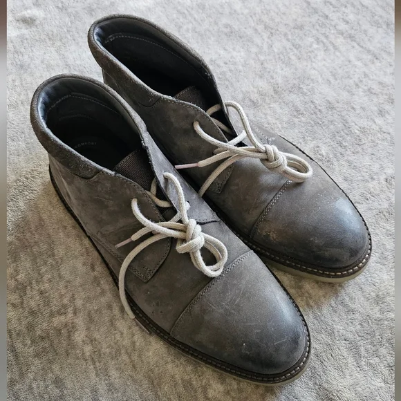 Clarks Collection men's gray leather cap toe chukka boots Size 10M