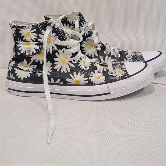 CONVERSE CHUCK TAYLOR HIGH TOP FLORAL DAISY PATTERN WITH SIDE POCKET