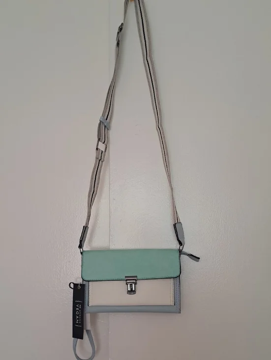 Isabelle Koolee Mint and Cream Wristlet Clutch