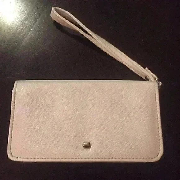 White wristlet