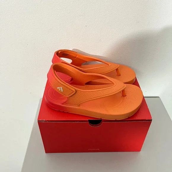FitFlop iQushion Flip Flops Kids 11C Red Coral Ombre Ergonomic‎ Sandals