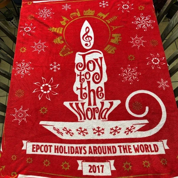 Disney| collectible 2017 Disney parks Christmas Fleece throw blanket 50”x55”