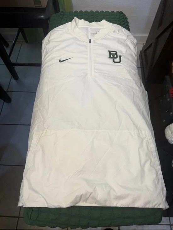 Nike White Baylor University Pullover Throw with Green Logo