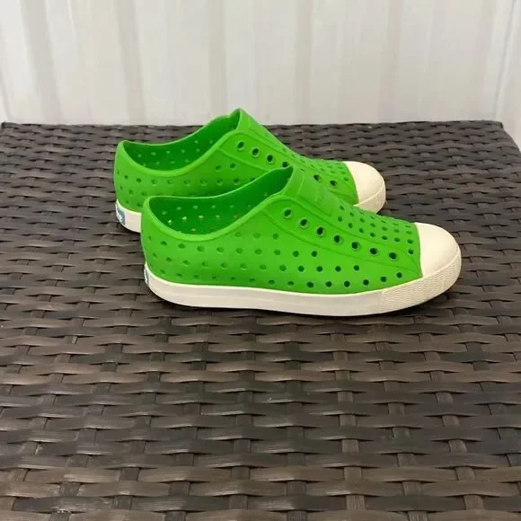 Native Jeffersons kid shoes size 13