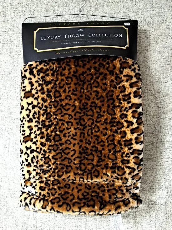 LEOPARD PRINTED SUPER SOFT PLUSH BLANKET THROW 50