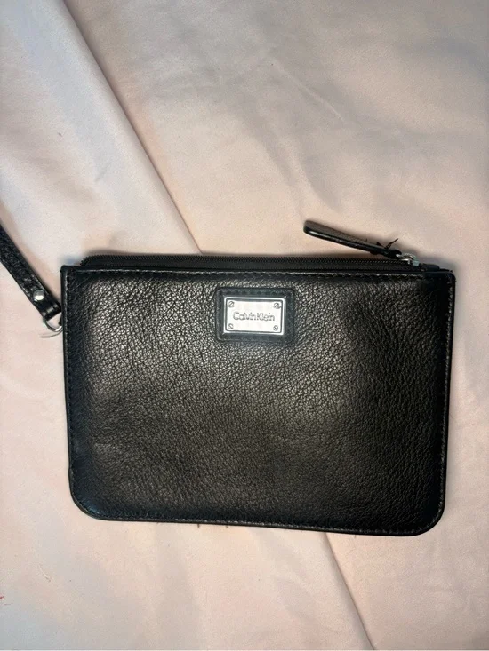 Calvin Klein Black Pebbled Wrislet Pouch