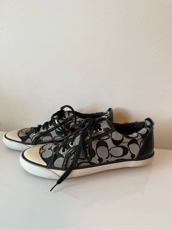 Coach Women’s Black Signature Canvas Low-Top Sneakers