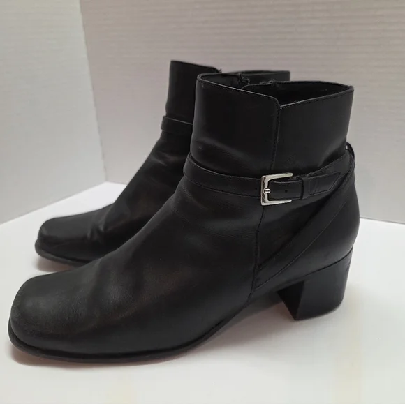Predictions Black Leather Square Toe Ankle Boots Womens Size 9