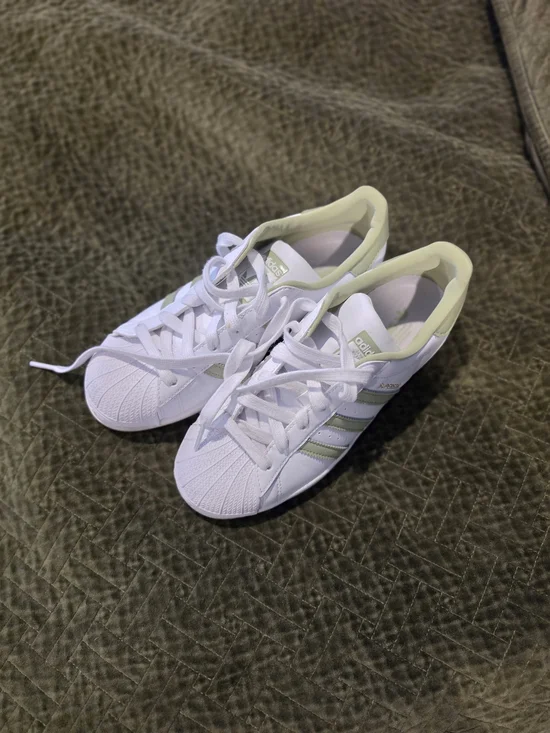 Adidas Womens White & Light Green Superstar Sneakers Size 7