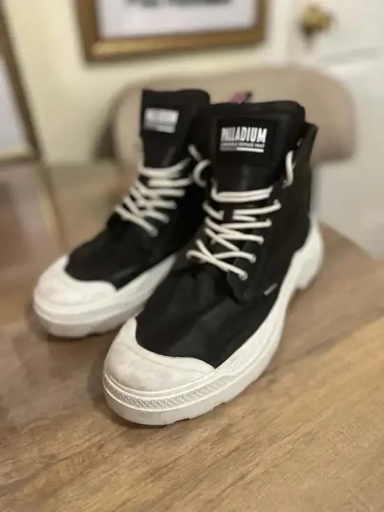 Palladium Pallakix Hi Leather Boots Size US M 8.5 / W 10 Black