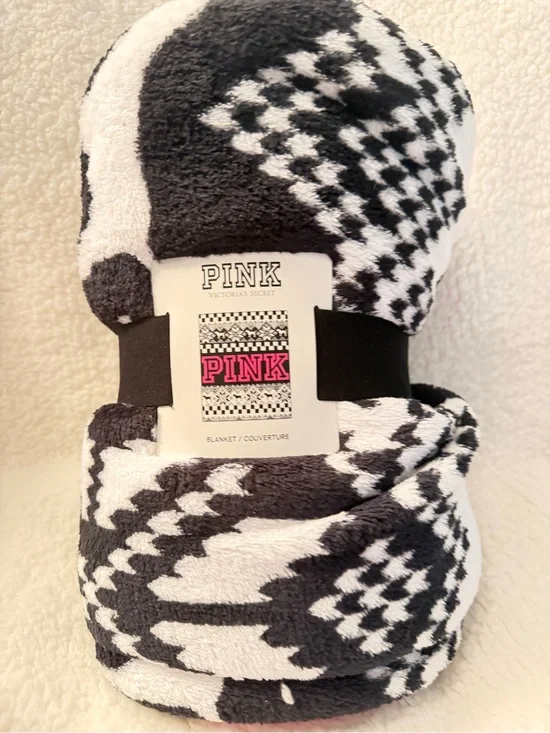 PINK Victoria's Secret Black & White Geometric holiday theme Plush Blanket