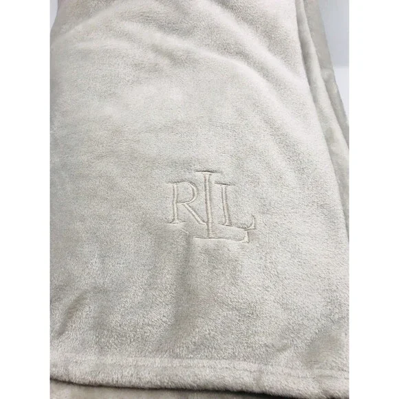 Lauren Ralph Lauren Blanket Full/Queen Plush Cover Throw Luxuriously Soft