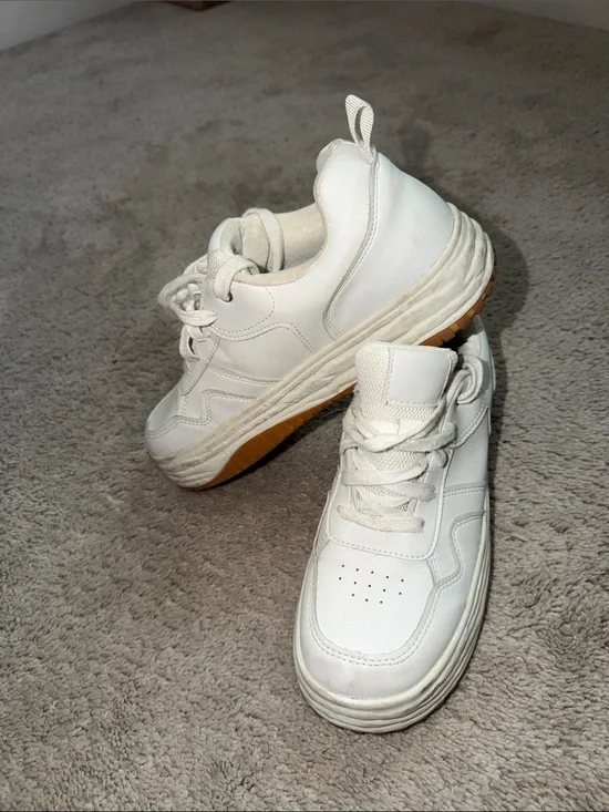 Casual Women’s Sneakers - Size 9
