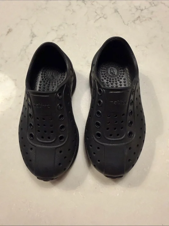 Native Kids Water Shoes in Black - Slip-On Jefferson Style